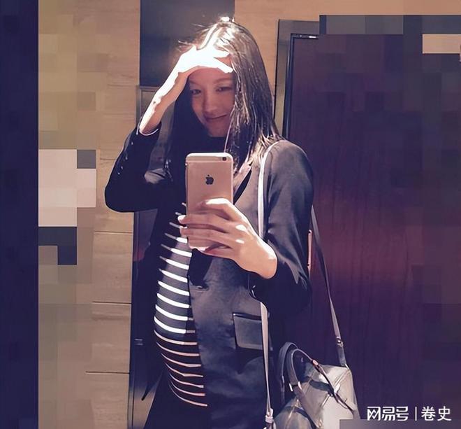 门怀孕6个月上春晚站C位真人生赢家ky开元棋牌艳压奚梦瑶拒嫁30亿豪(图15)